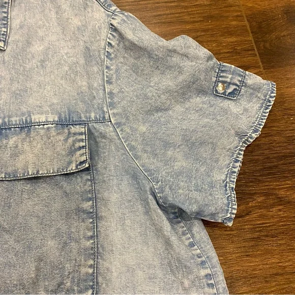 Short sleeve chambray button down - Picture 5 of 11